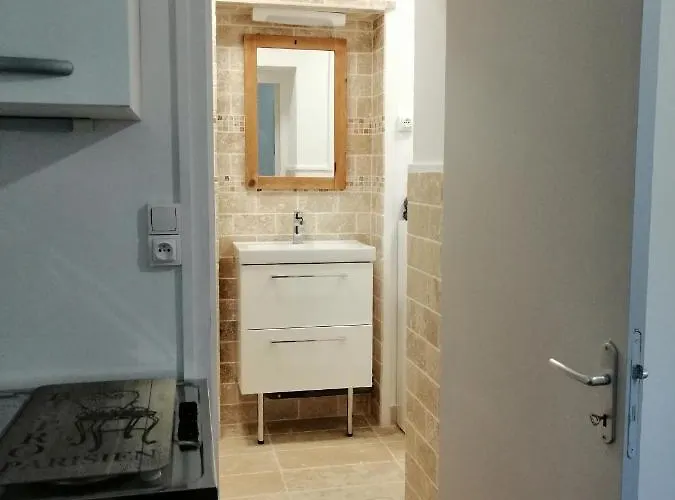 La Petite Charnasserie Bed & Breakfast Angers